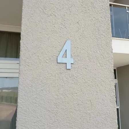 Quatro - South Pearl - *